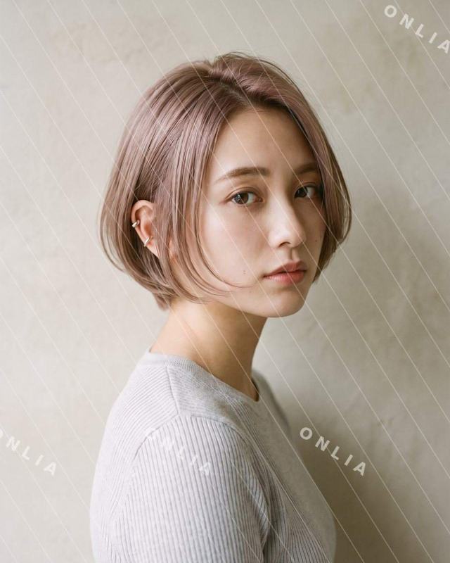 ミルクティー 外ハネミディ